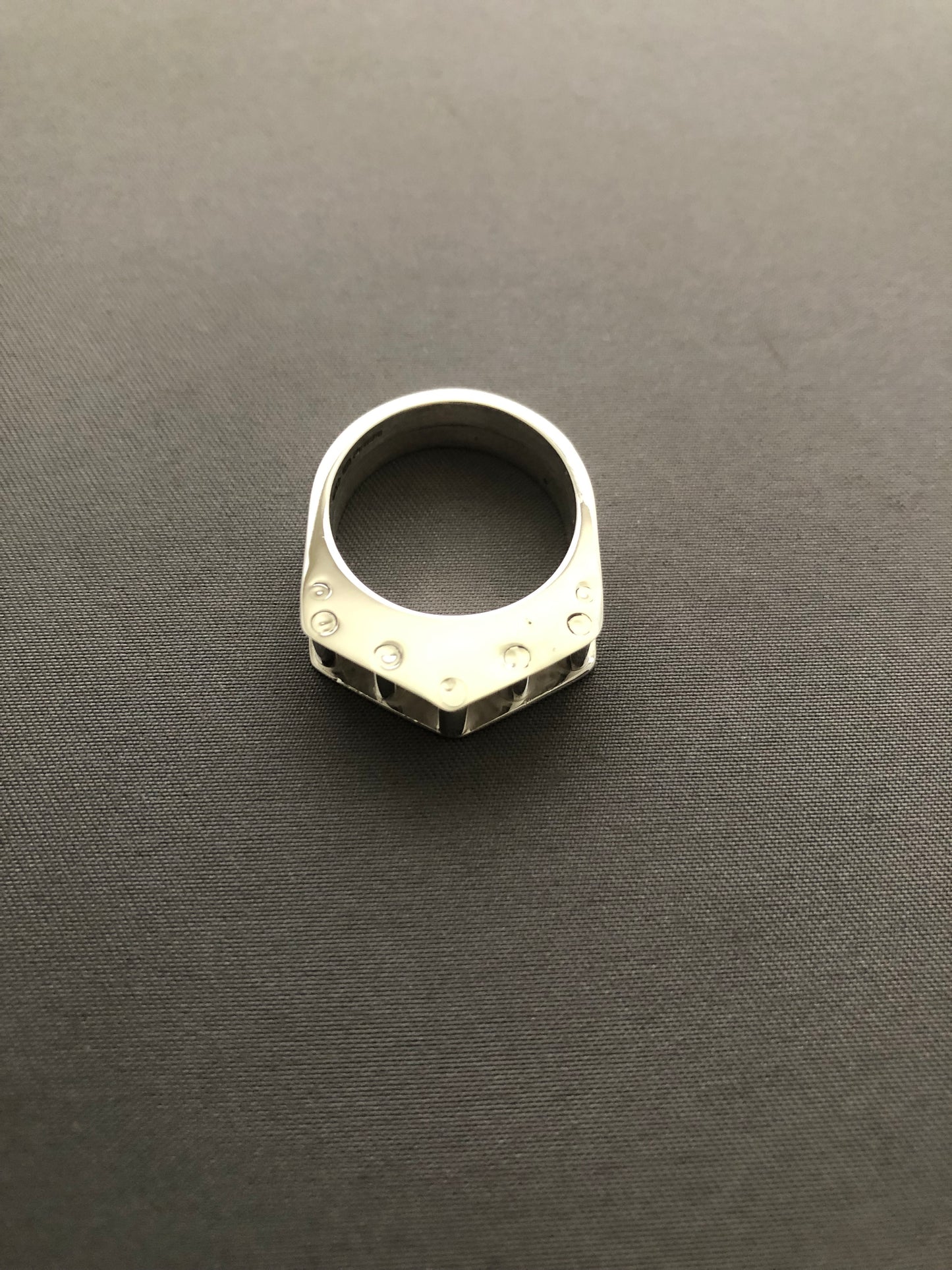 Solid silver structured ring