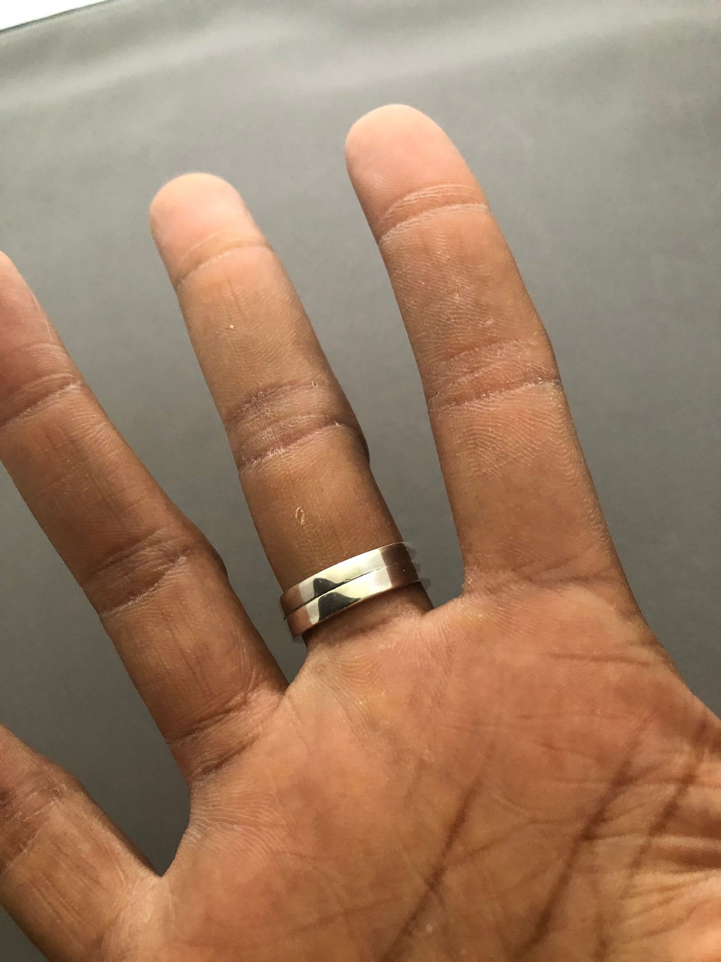 Solid silver structured ring