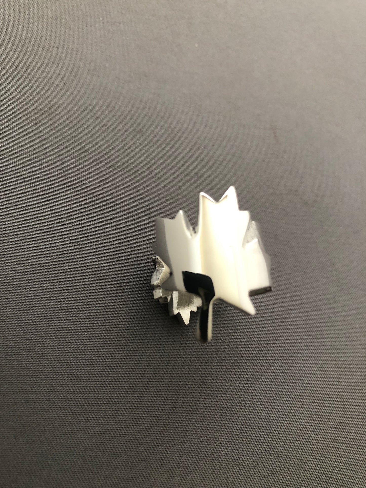 Ladies solid silver Canada ring