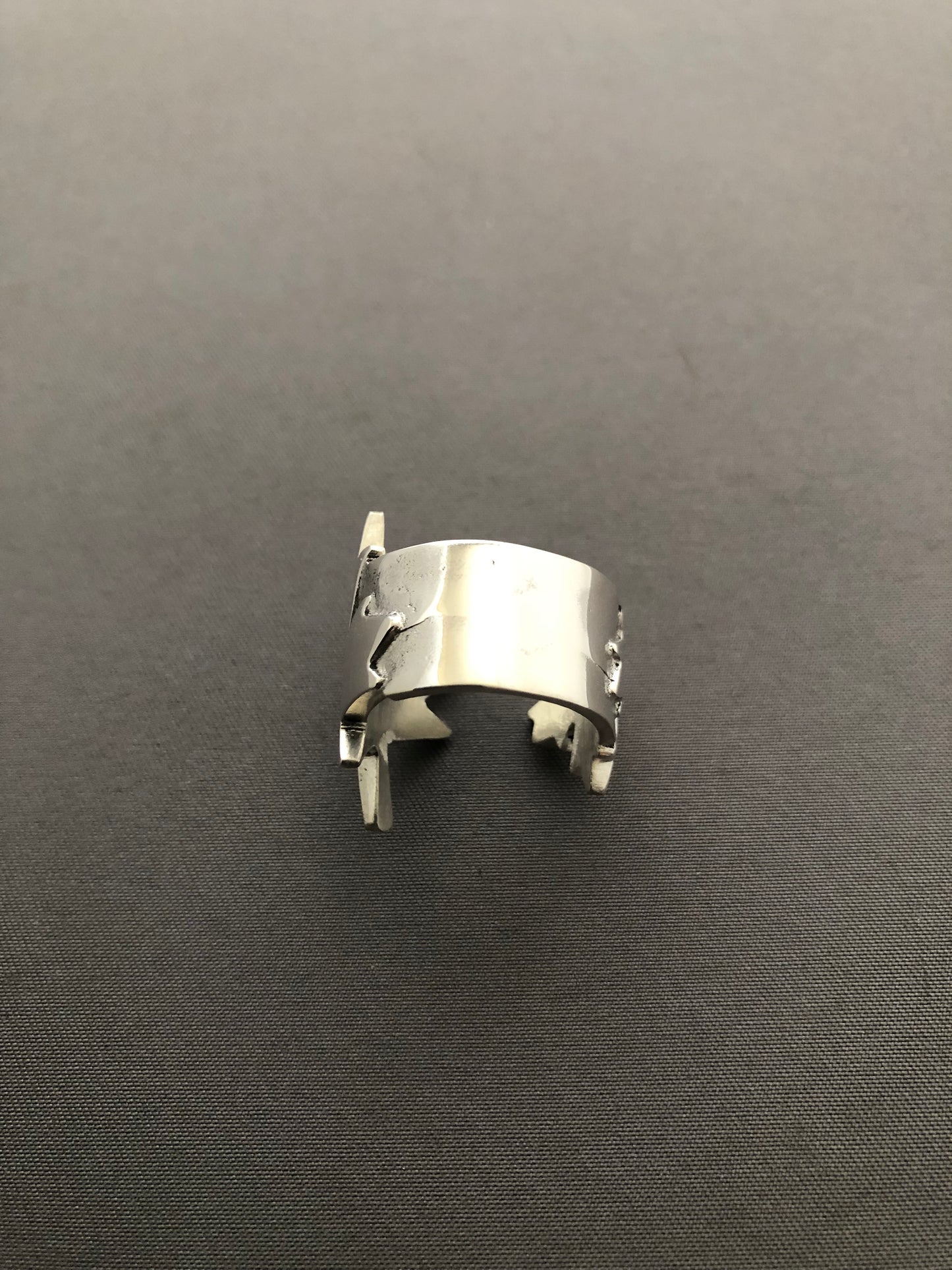 Ladies solid silver Canada ring