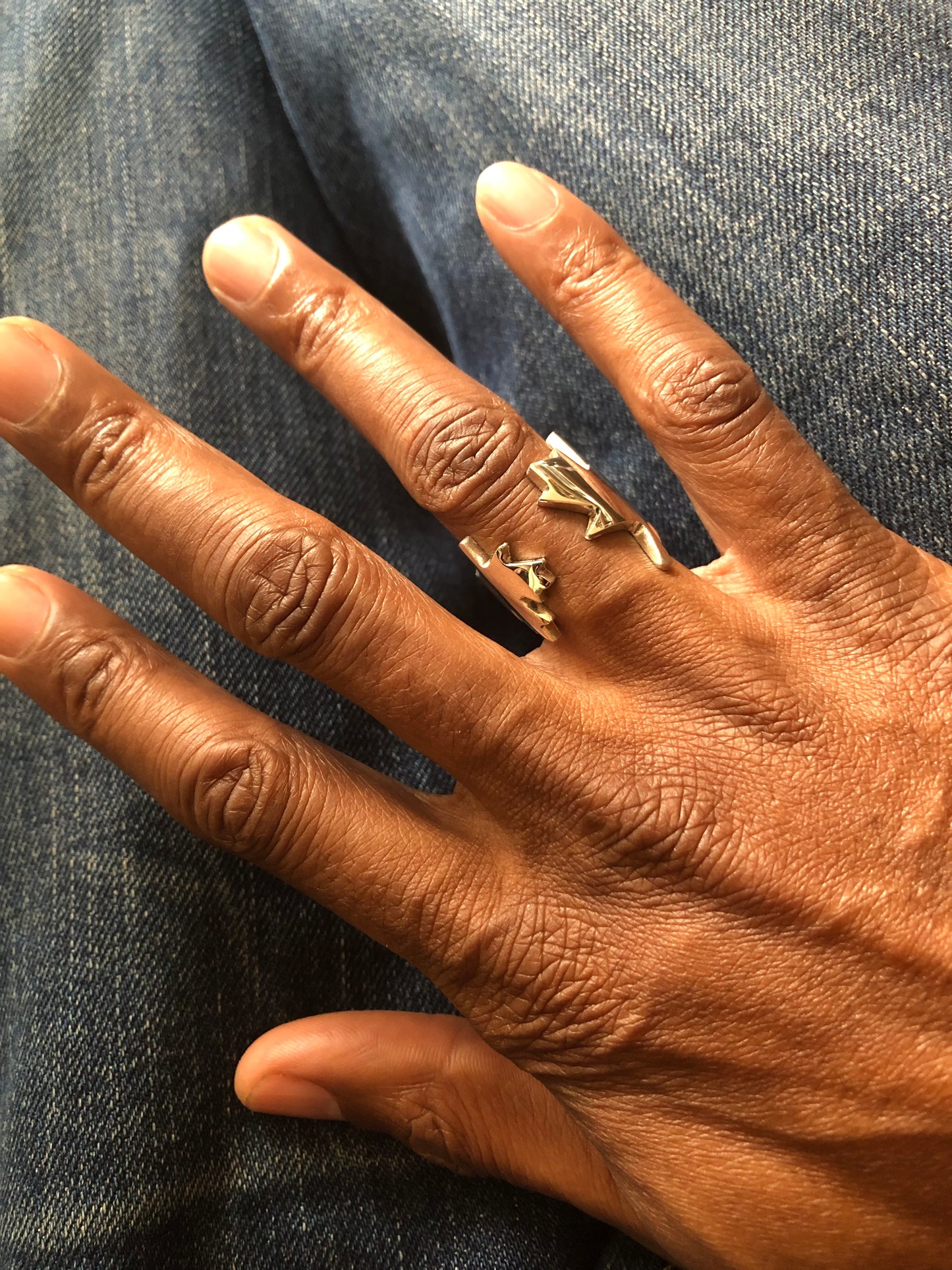 Ladies solid silver Canada ring