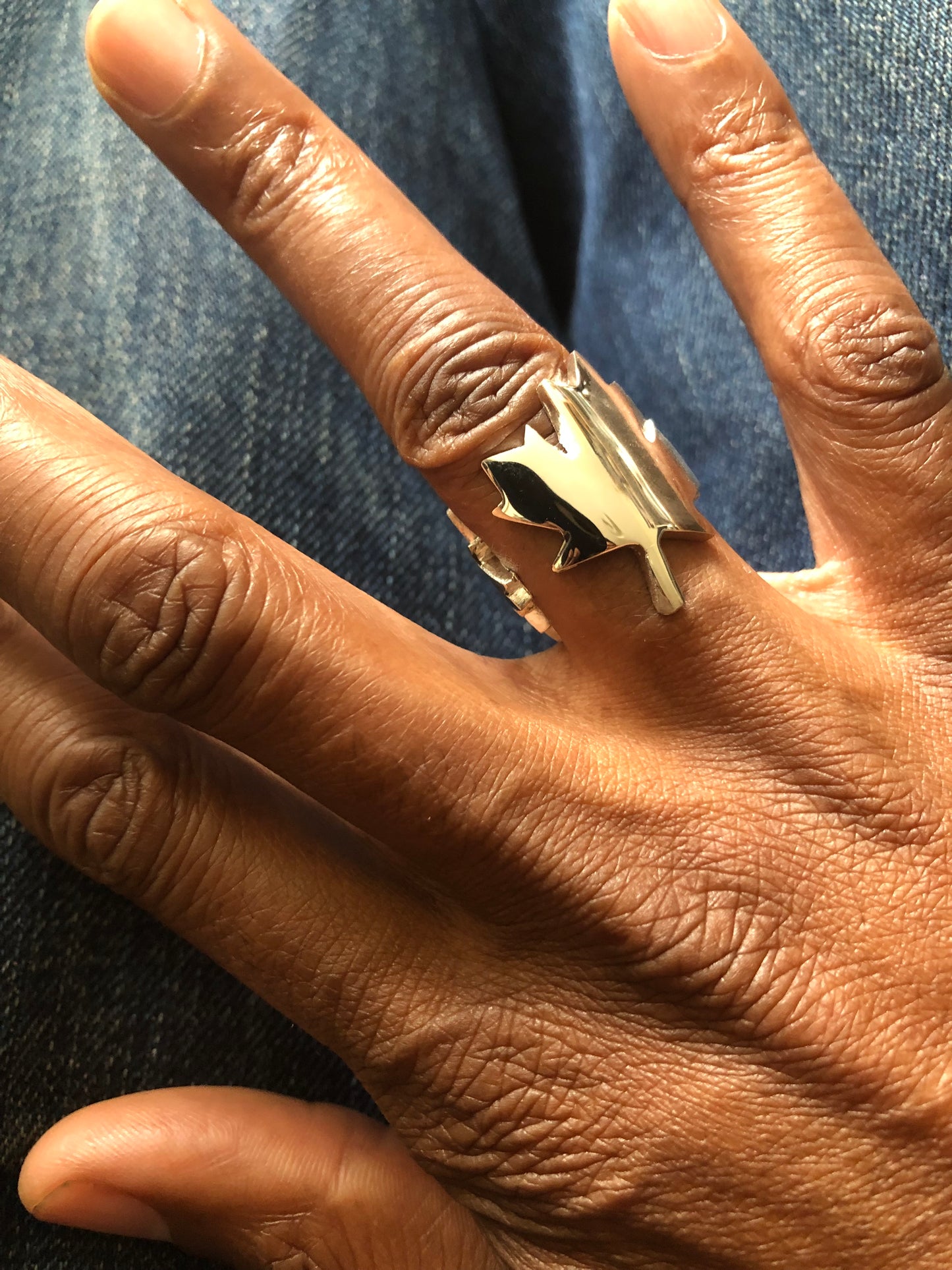 Ladies solid silver Canada ring