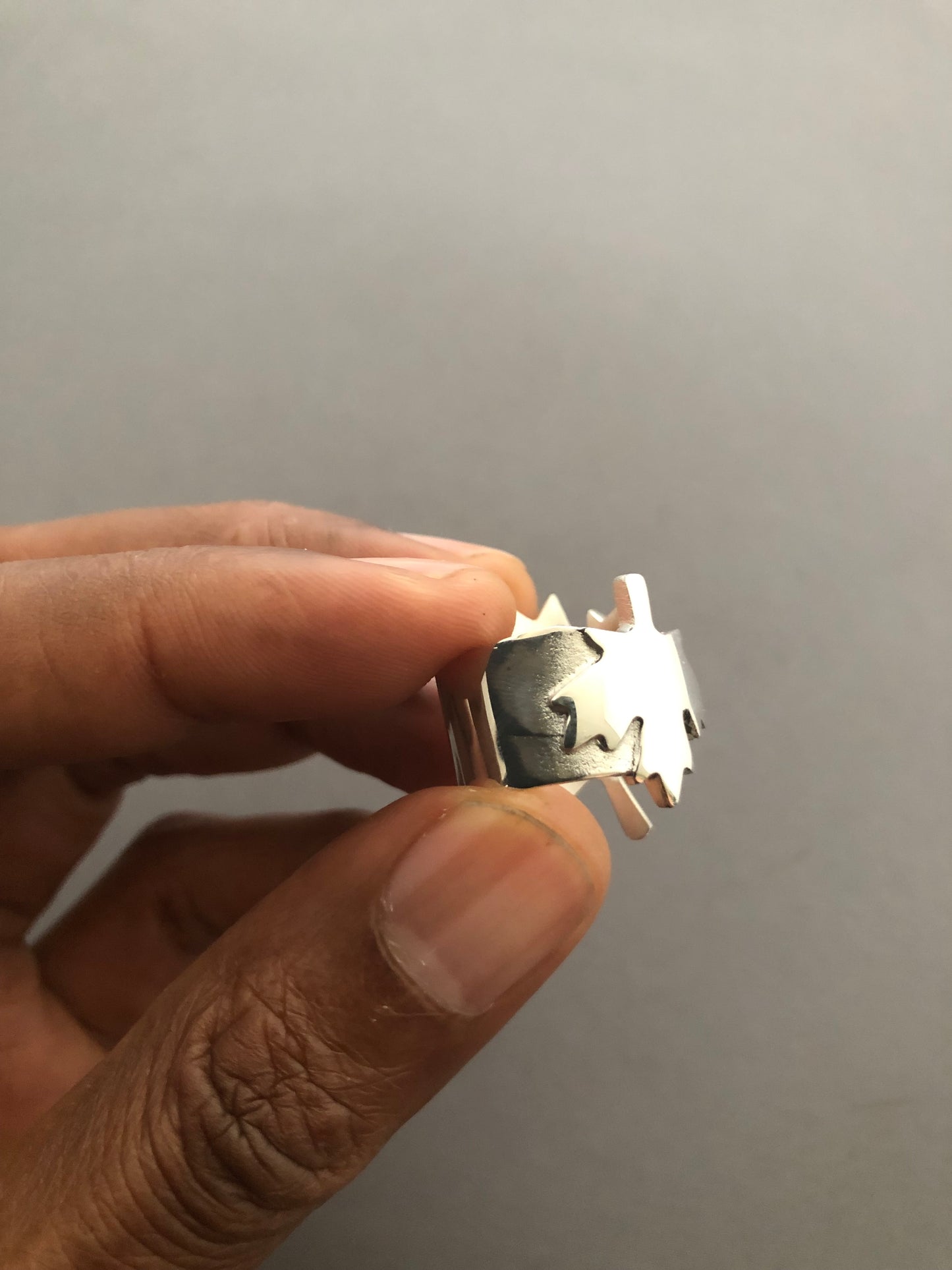 Ladies solid silver Canada ring