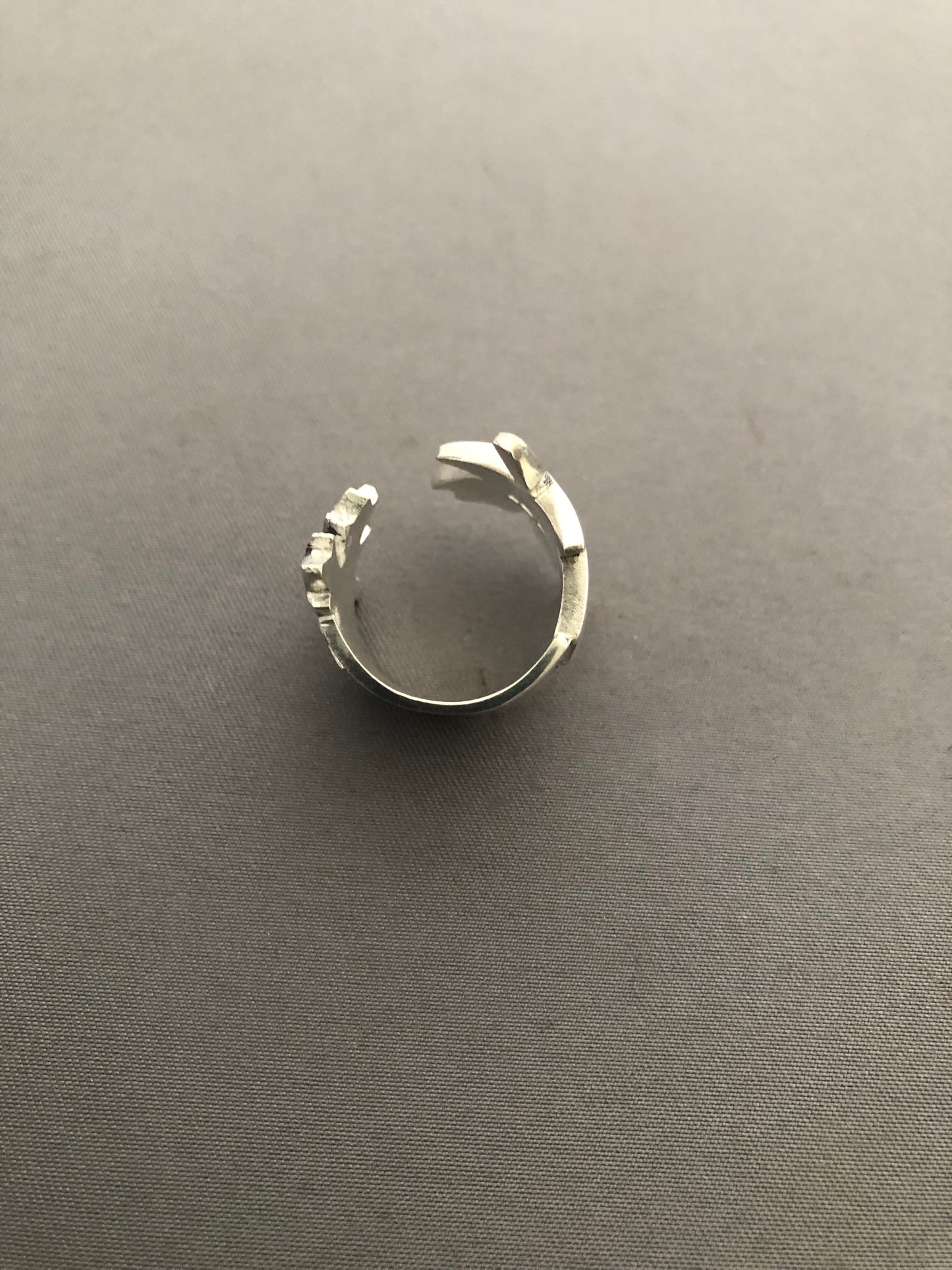 Ladies solid silver Canada ring
