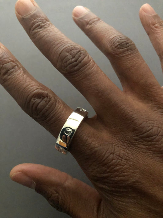 Man’s solid silver large hallmarks ring