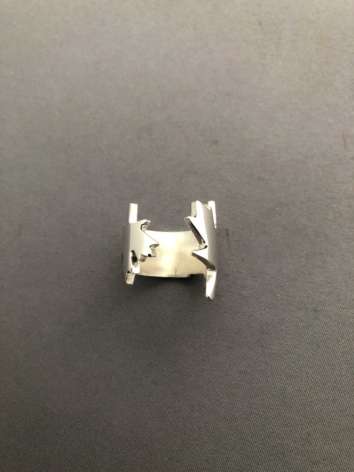 Ladies solid silver Canada ring