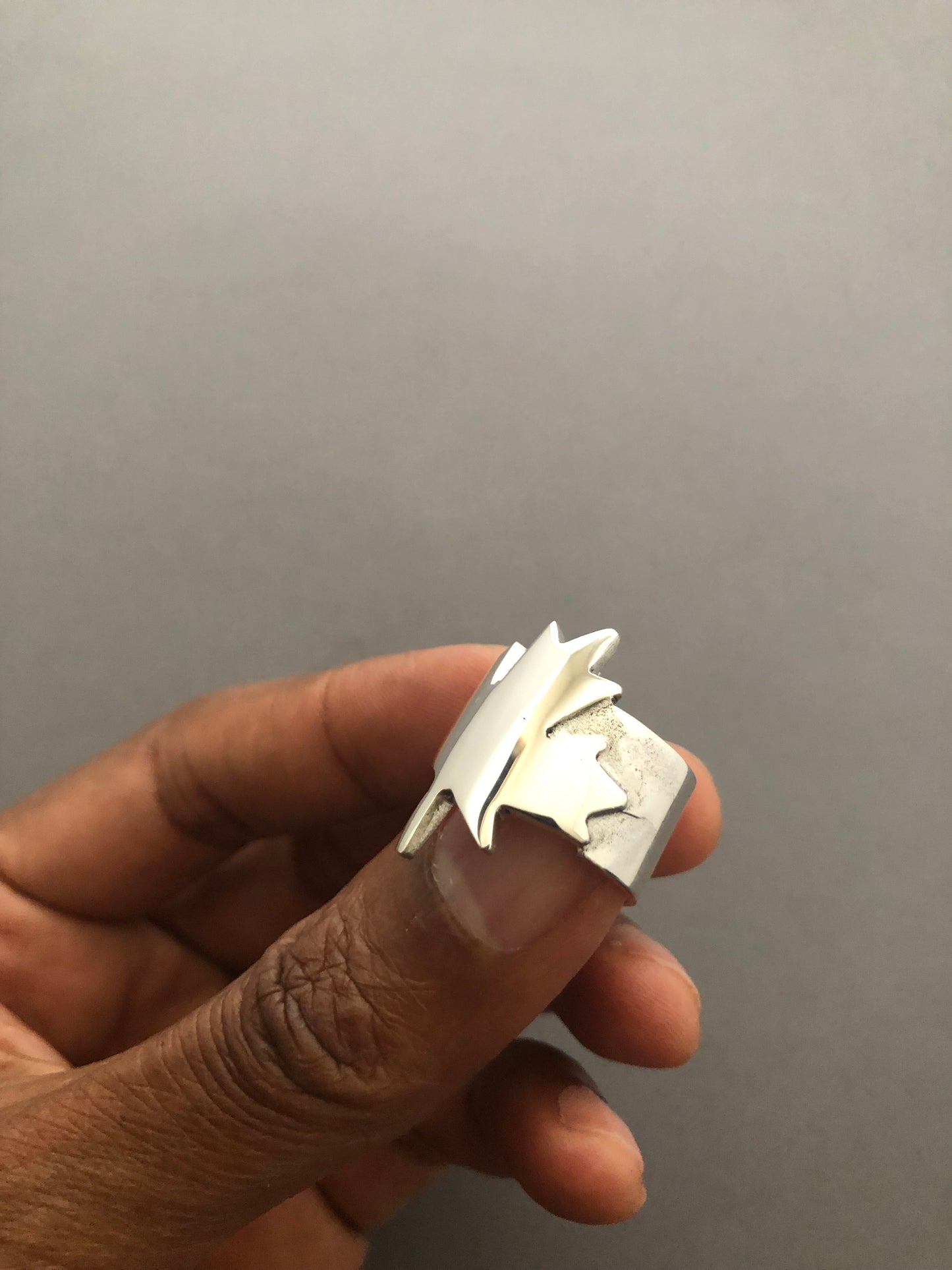 Ladies solid silver Canada ring